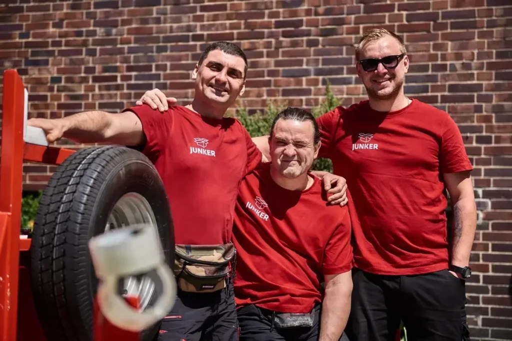 Umzugshelfer der Umzugsfirma Junker bei einem Umzug in Berlin