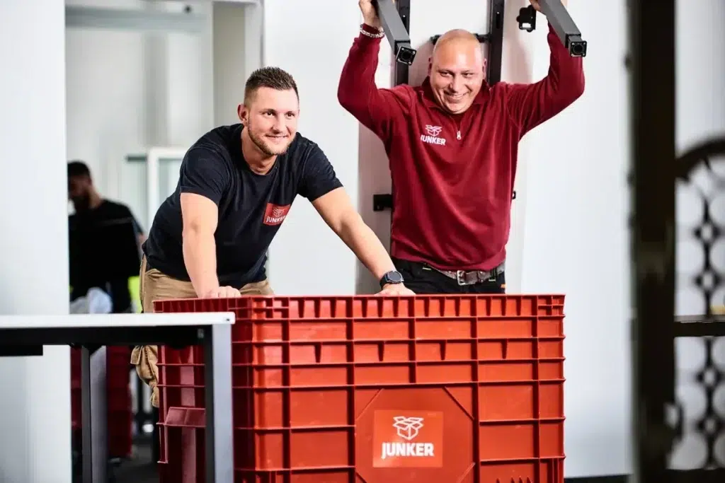 Motivierte Umzugshelfer der Umzugsfirma Junker Berlin