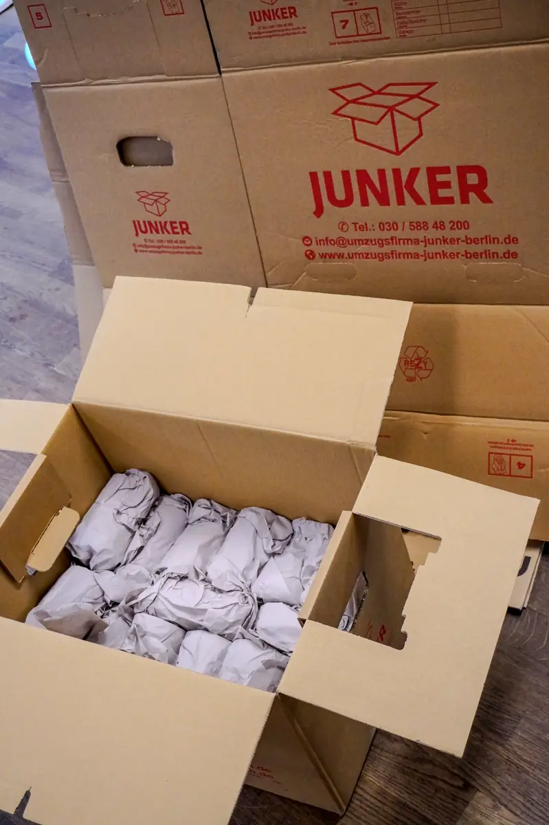 Verpacktes und nummeriertes Umzugsgut der Umzugsfirma Junker in Berlin für die Einlagerung