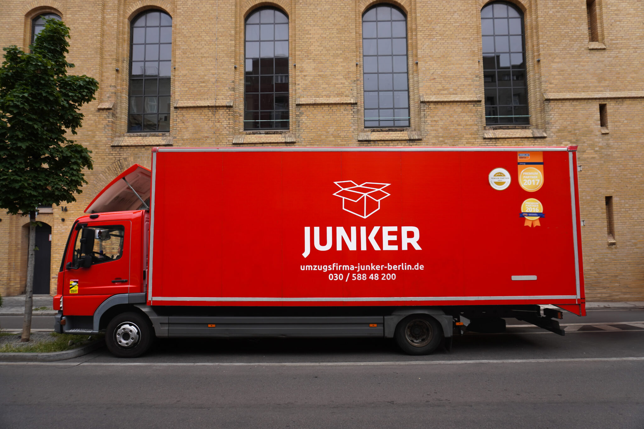 Sicher eingelagertes Umzugsgut im Möbellager der Umzugsfirma Junker in Berlin